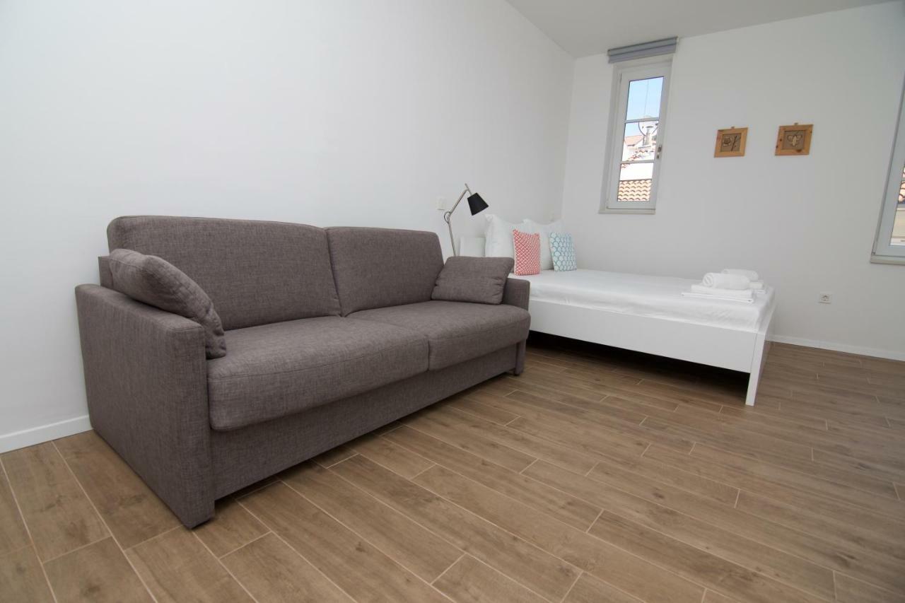 Apartments And Rooms Jospino 木洛希尼 外观 照片